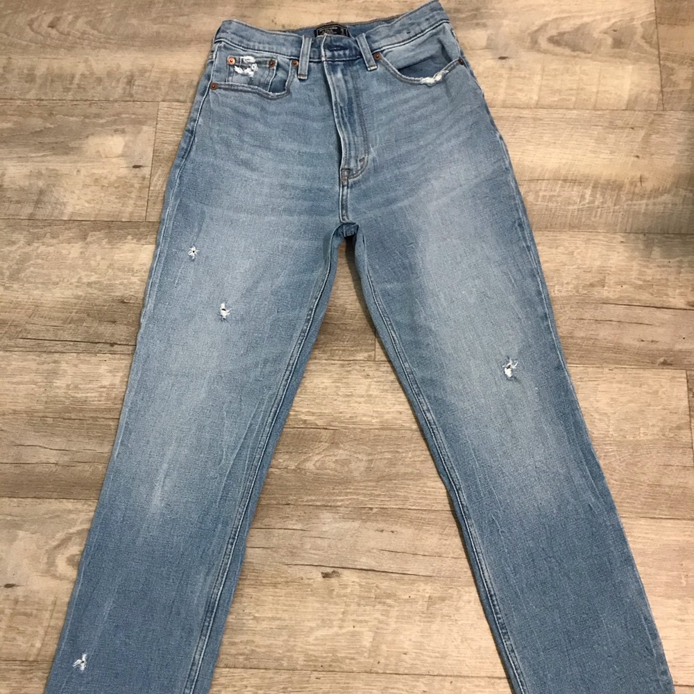 Abercrombie straight Leg Mom Jean